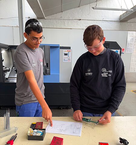élèves-atelier-elag Bac Professionnel Technicien d'Usinage
